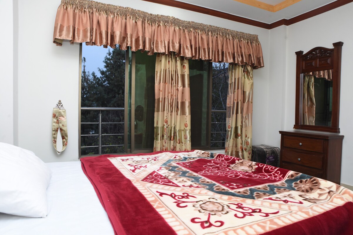 Scenic 2-BR Apartment Near PC Hotel Bhurban.