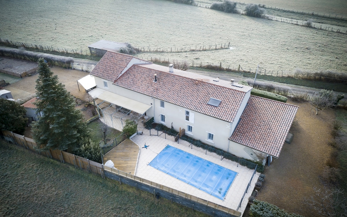 Maison 2/3 pers au calme avec piscine