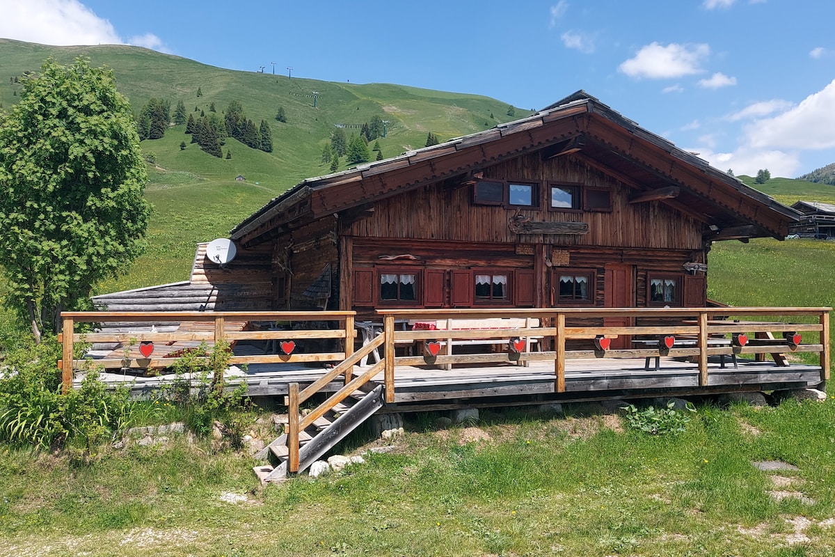 Baita Medil - la tua vacanza UNICA all'Alpe Lusia