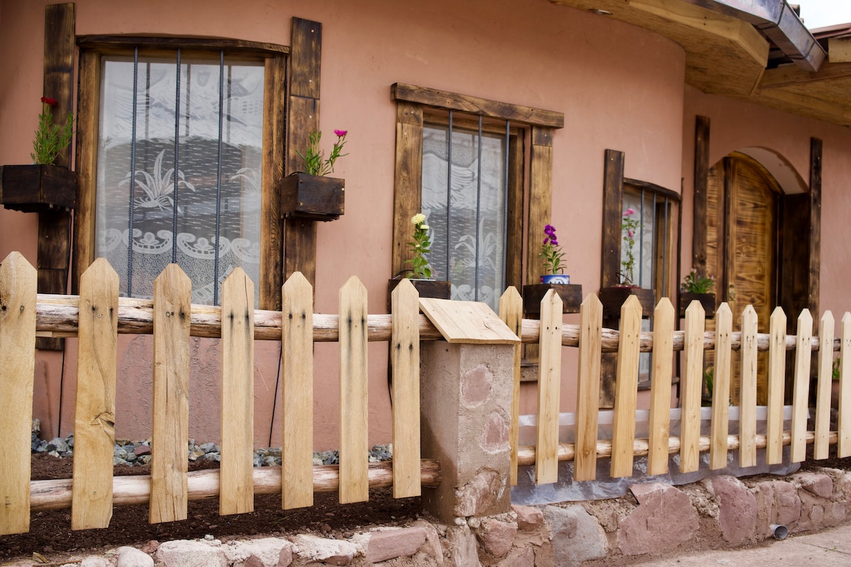秘鲁安第斯山脉家具齐全的1卧室公寓
