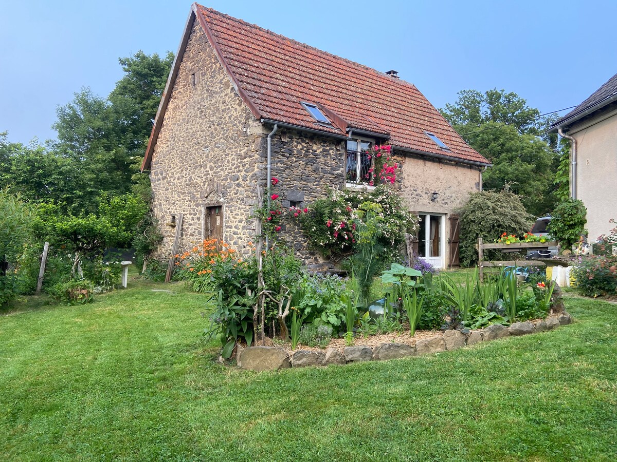 Gîte proche Salers, Gorges Dordogne et Puy Mary