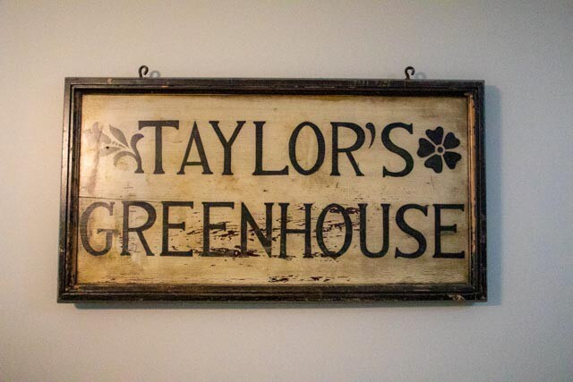 Taylor's Greenhouse -- Luxury 3BR Apartment