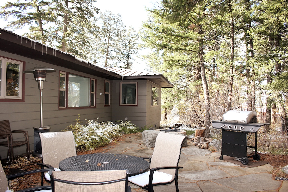 Yellowstone Home at Pine Creek in Paradise Valley