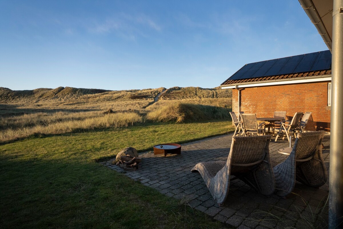 Cozy beach-front home in the North Sea sand dunes