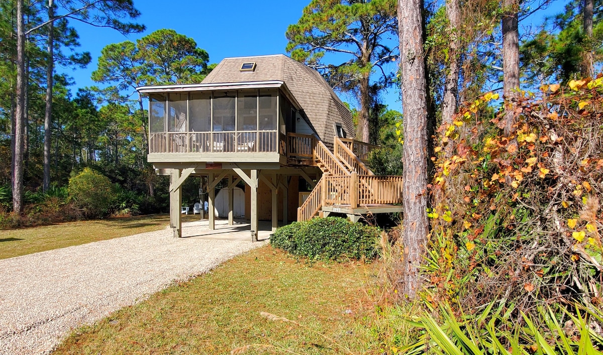 Gulf view Geodesic Dome cottage - uncrowded beach!