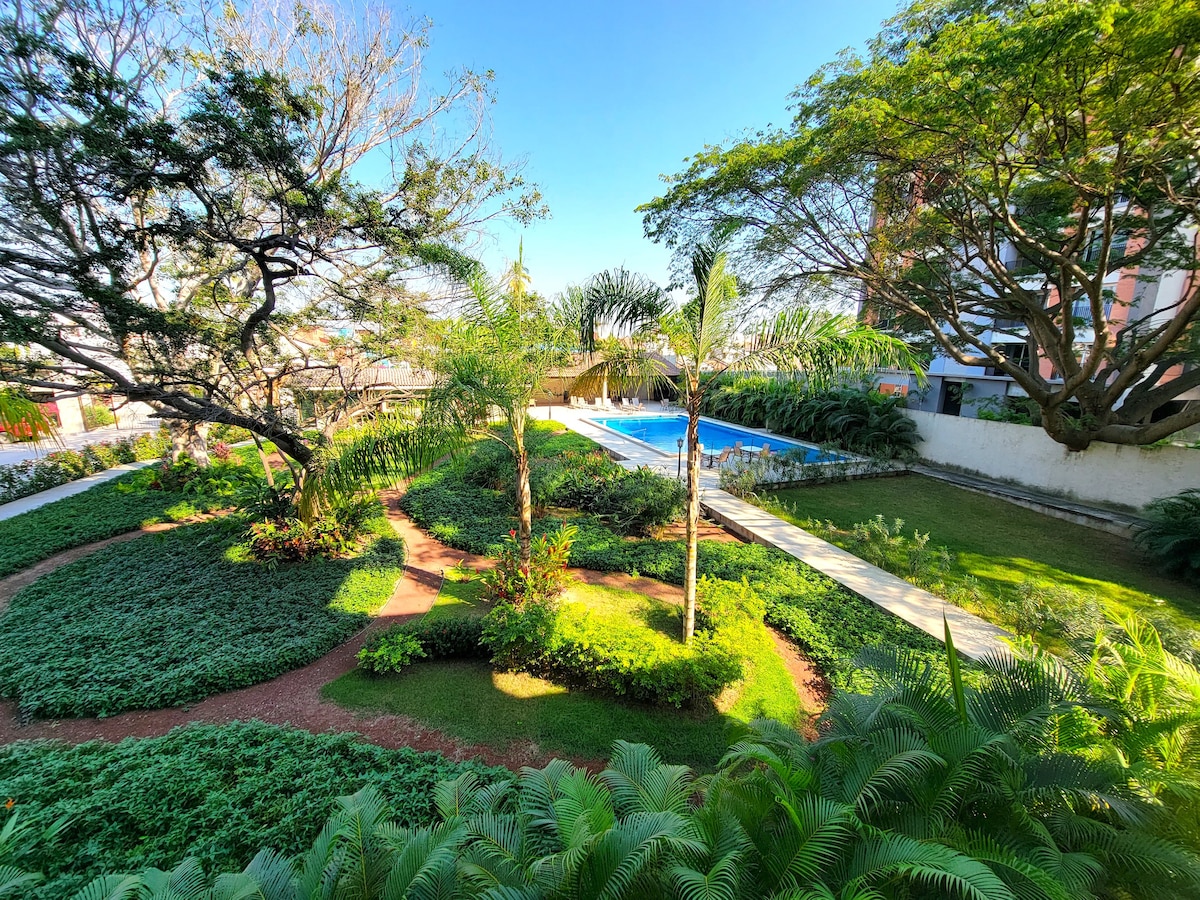 Pleasant Garden View Near Playa de Oro