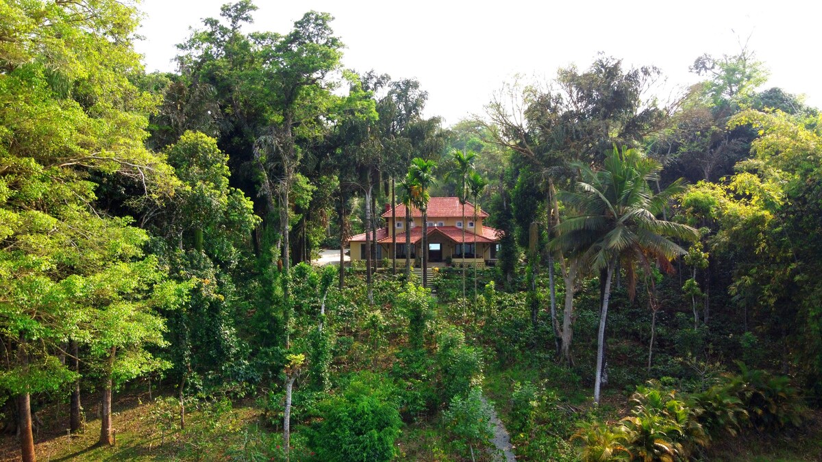 Coorg Toddy Farms, a 3-BDR villa by the backwaters