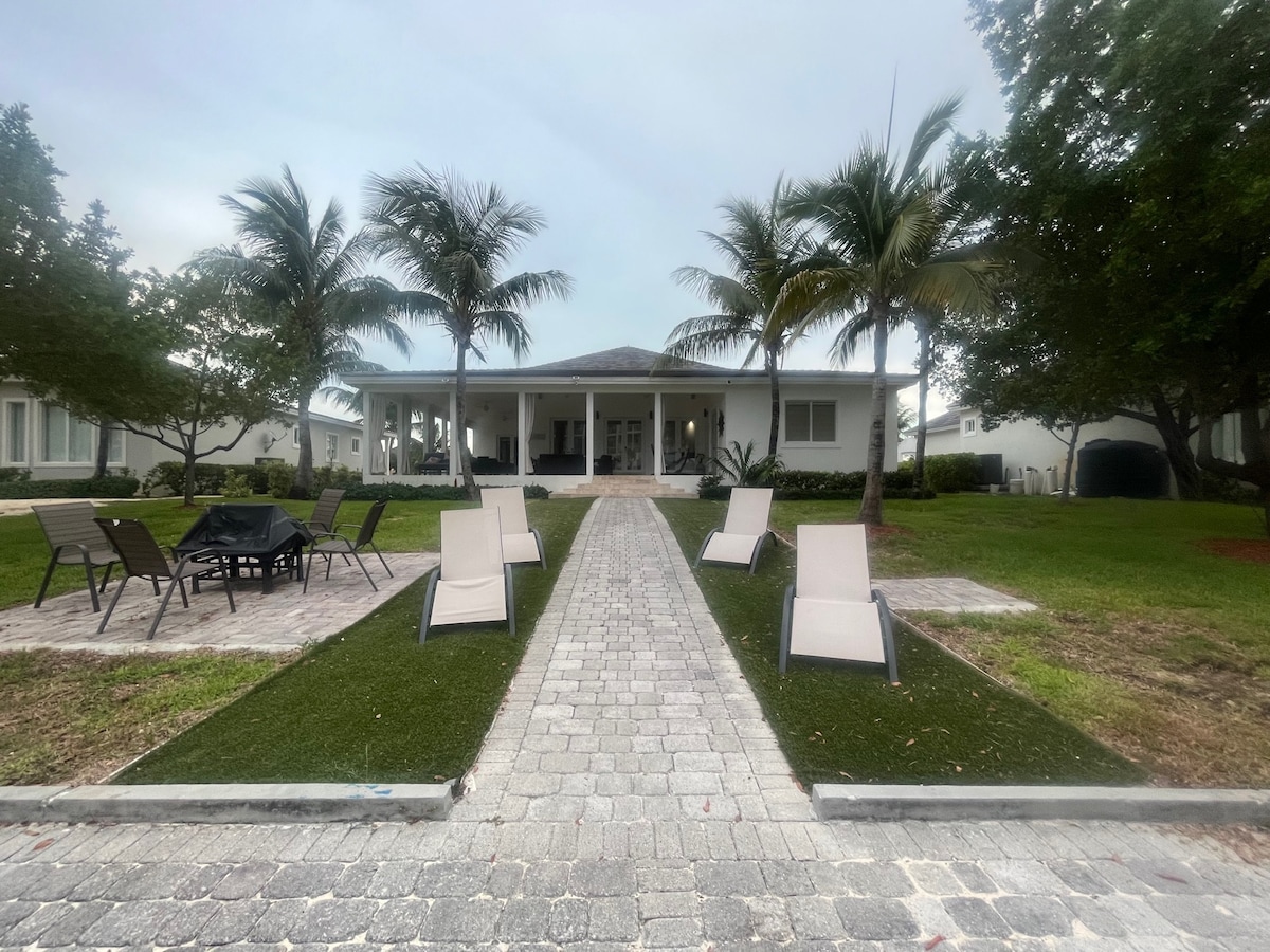 Amamare, Luxury Home in Private Island, Bimini