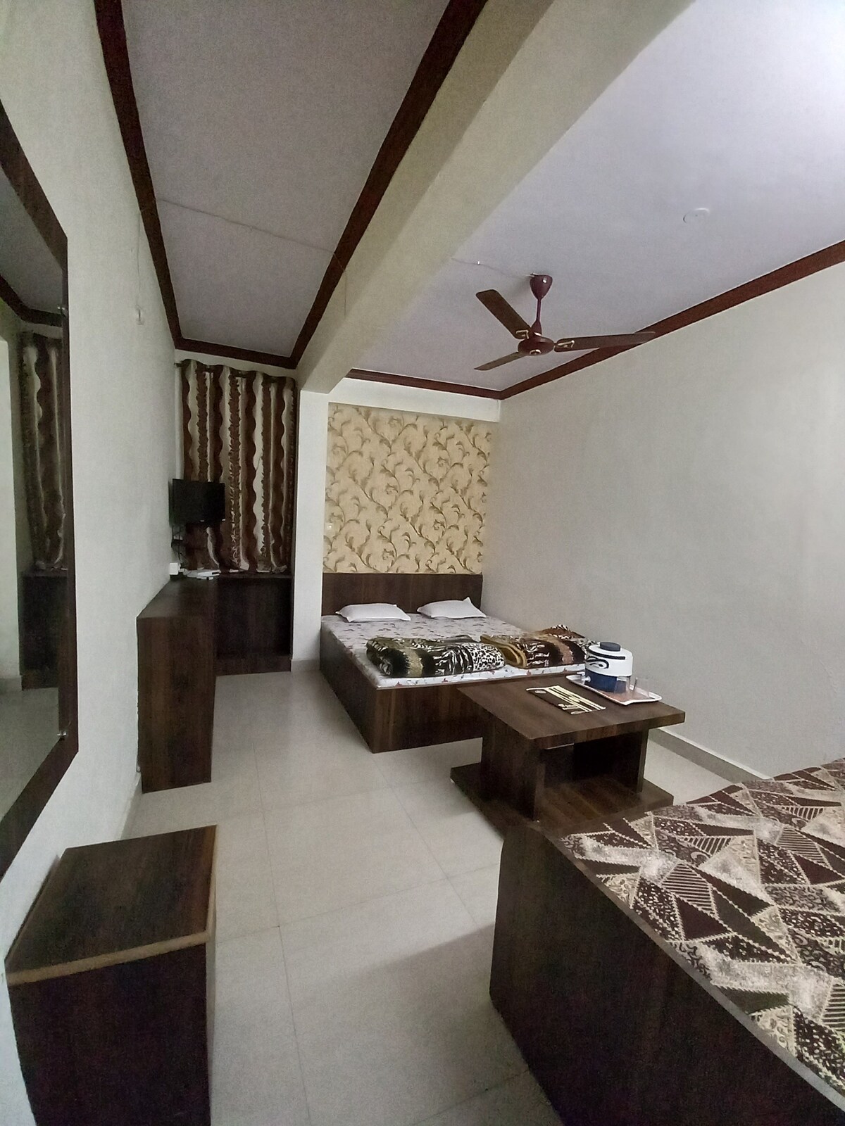 Private Room in Jain Residency, Pachmarhi