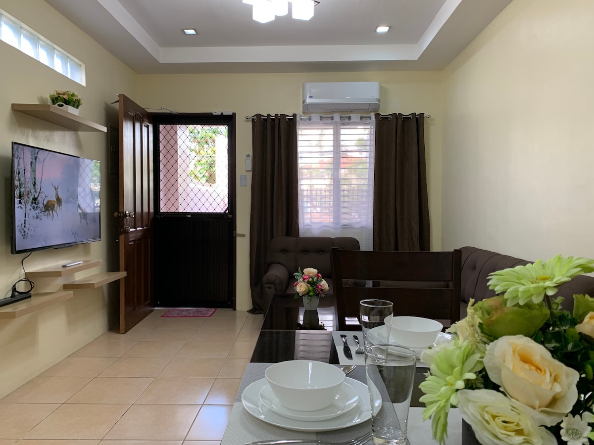 3BR 2CR FastWiFi CableTV Garage Kitchen Terrace C