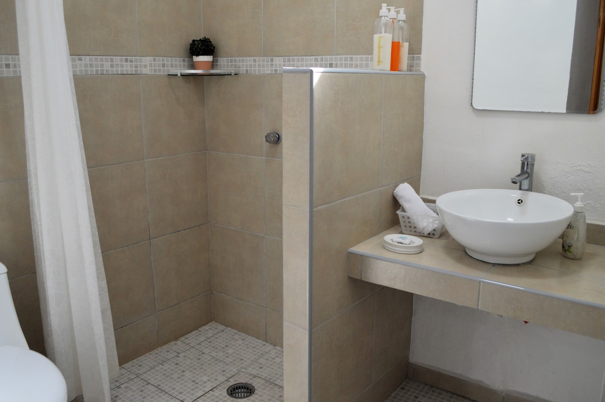 Habitación privada con baño completo - Centro