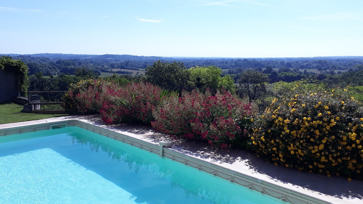 Magnifique Girondine avec vue panoramique/piscine