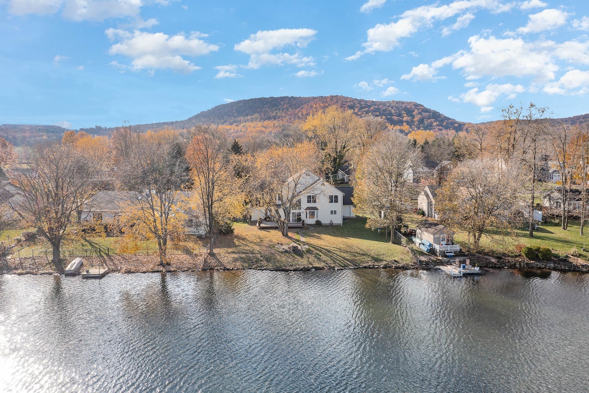 Lake Front 5 Bedrm Home, by Liberty Mt Ski Resort