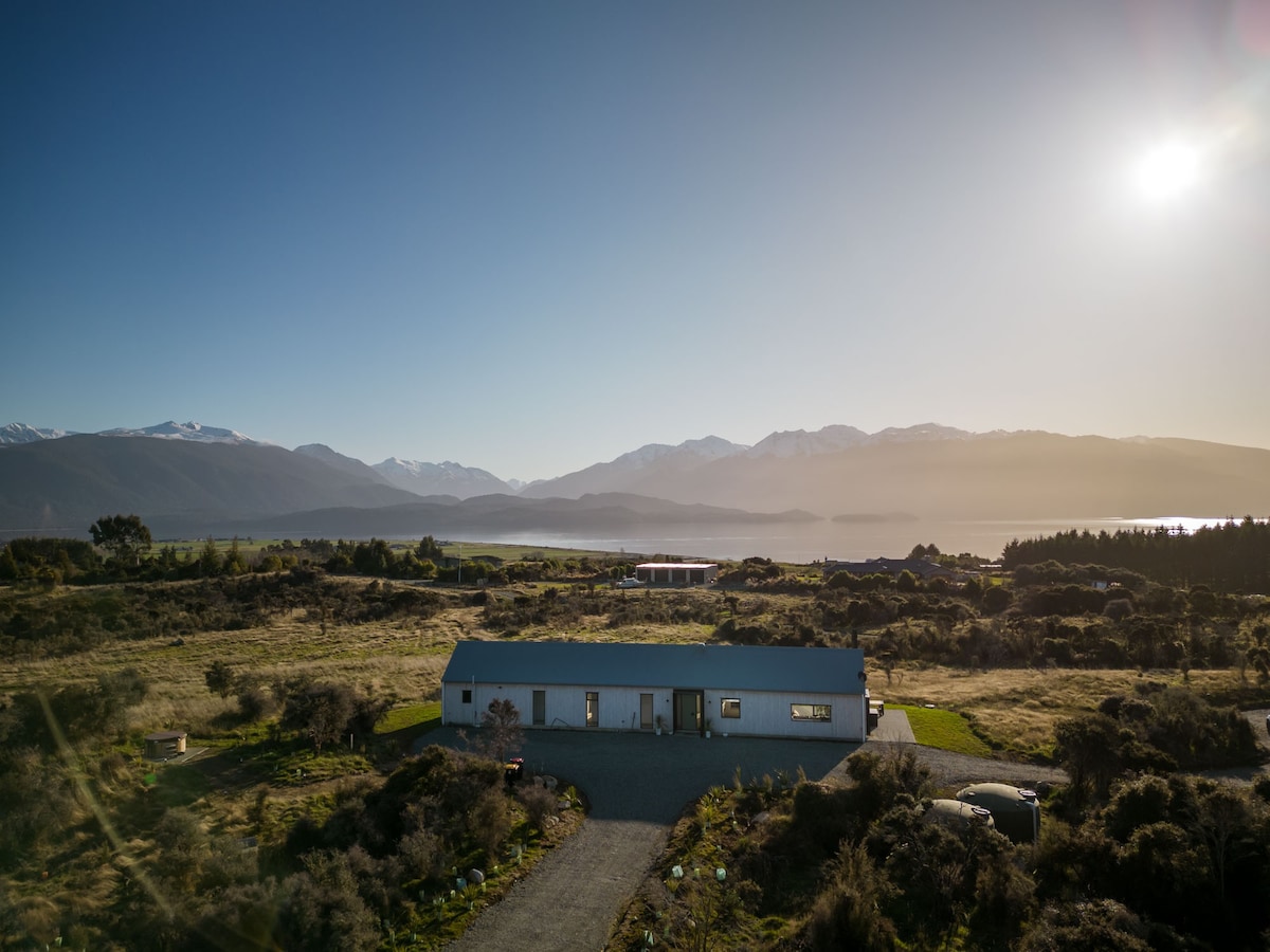 全新Te Anau度假屋-景观、水疗和空间