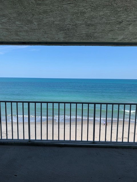 Gorgeous 6th floor oceanfront condo