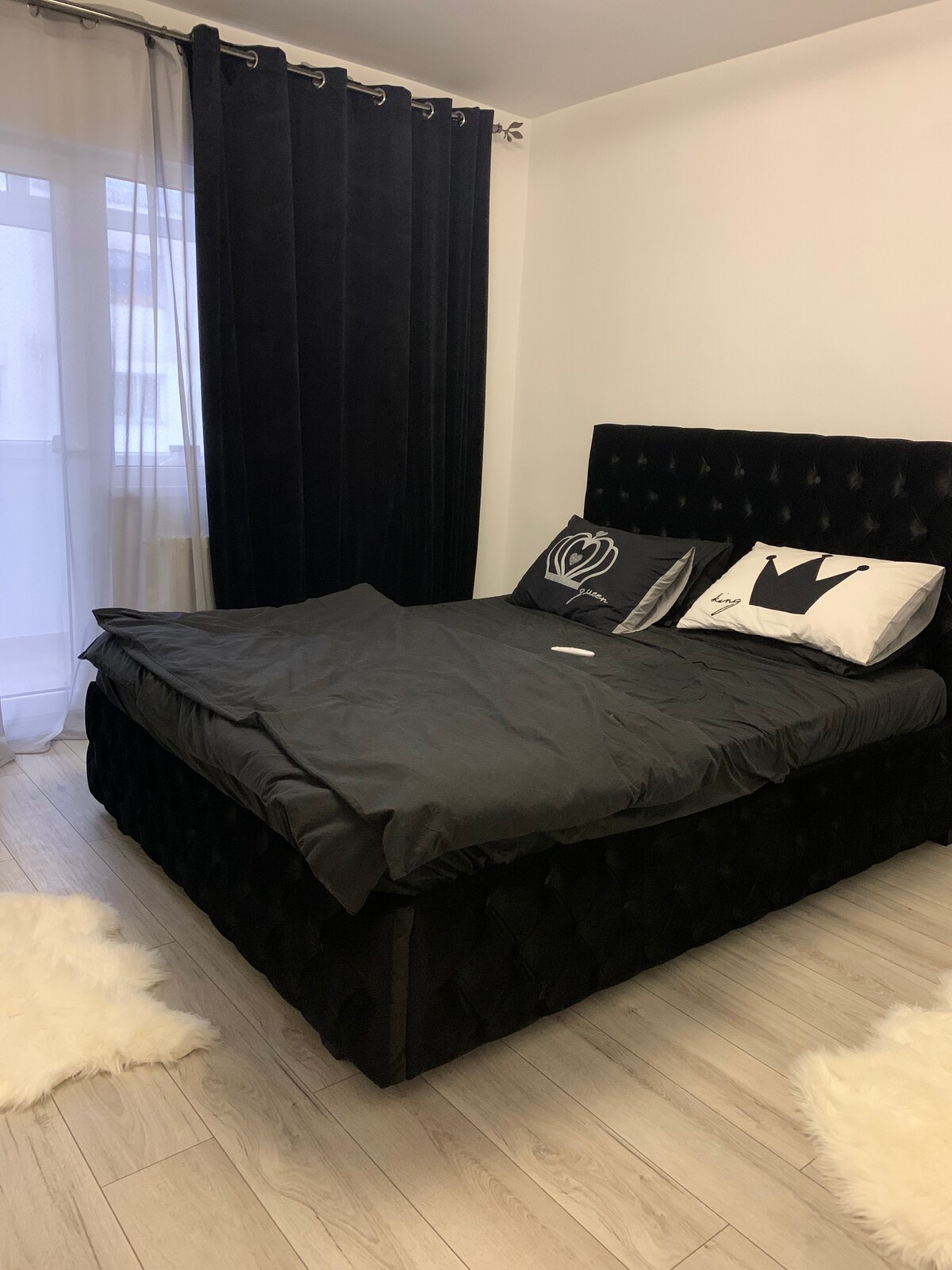 Apartament central cu balcon și parcare proprie