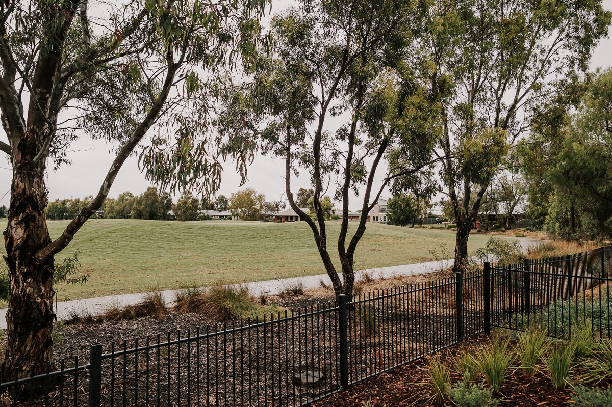 绿色亚拉旺加（ Green Yarrawonga ）度假胜地