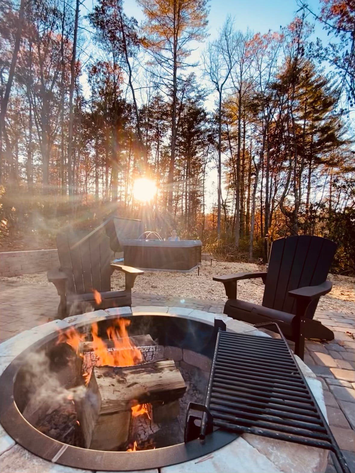 The Black Birch-Hot tub, Firepit, 1 mile to winery