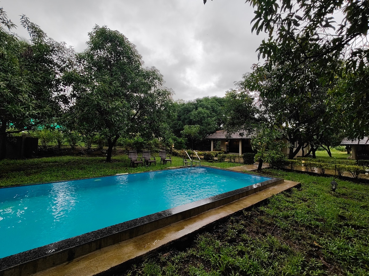 Mango Huts - Rustic,Pool villa near Adlabs Imagica