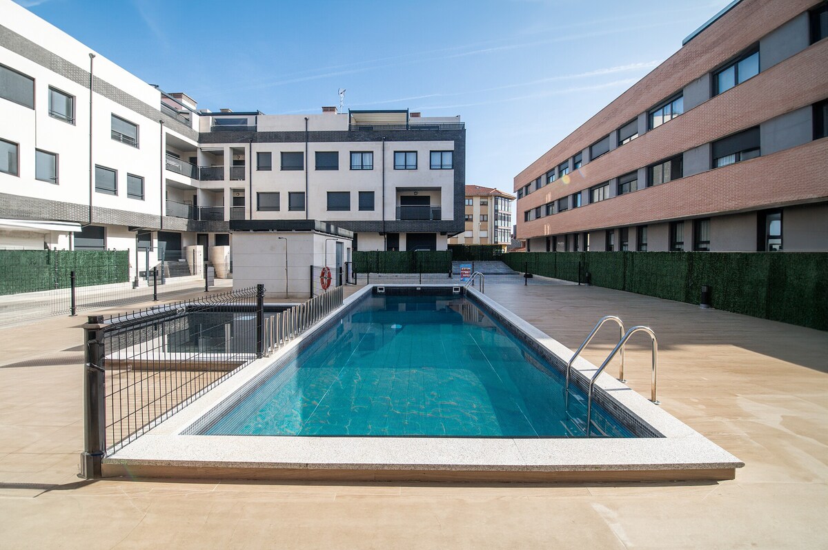 Trisquel ， Llanes带泳池的新公寓
