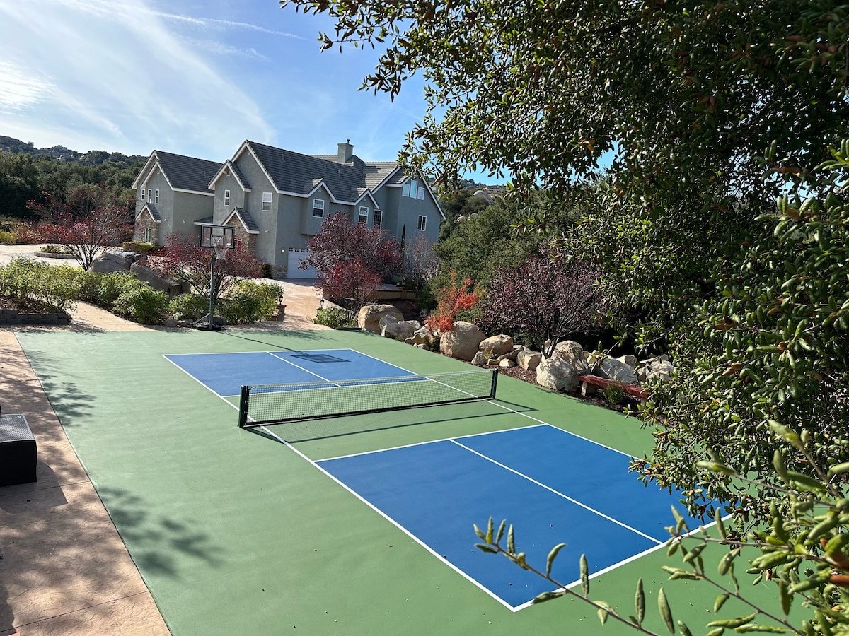 Endless Amenities at The Estate at Oak Hollow