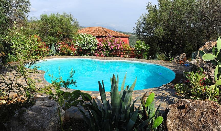 Large country house with pool and amazing views.