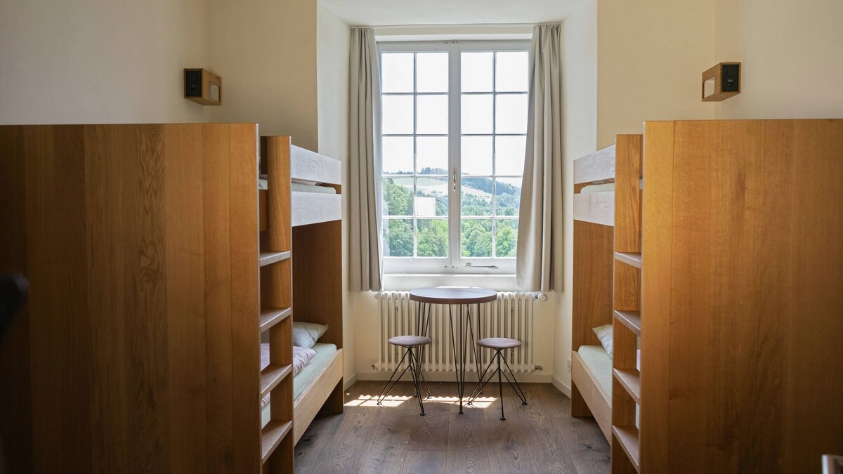 4床混合宿舍中的单人床| Burgdorf