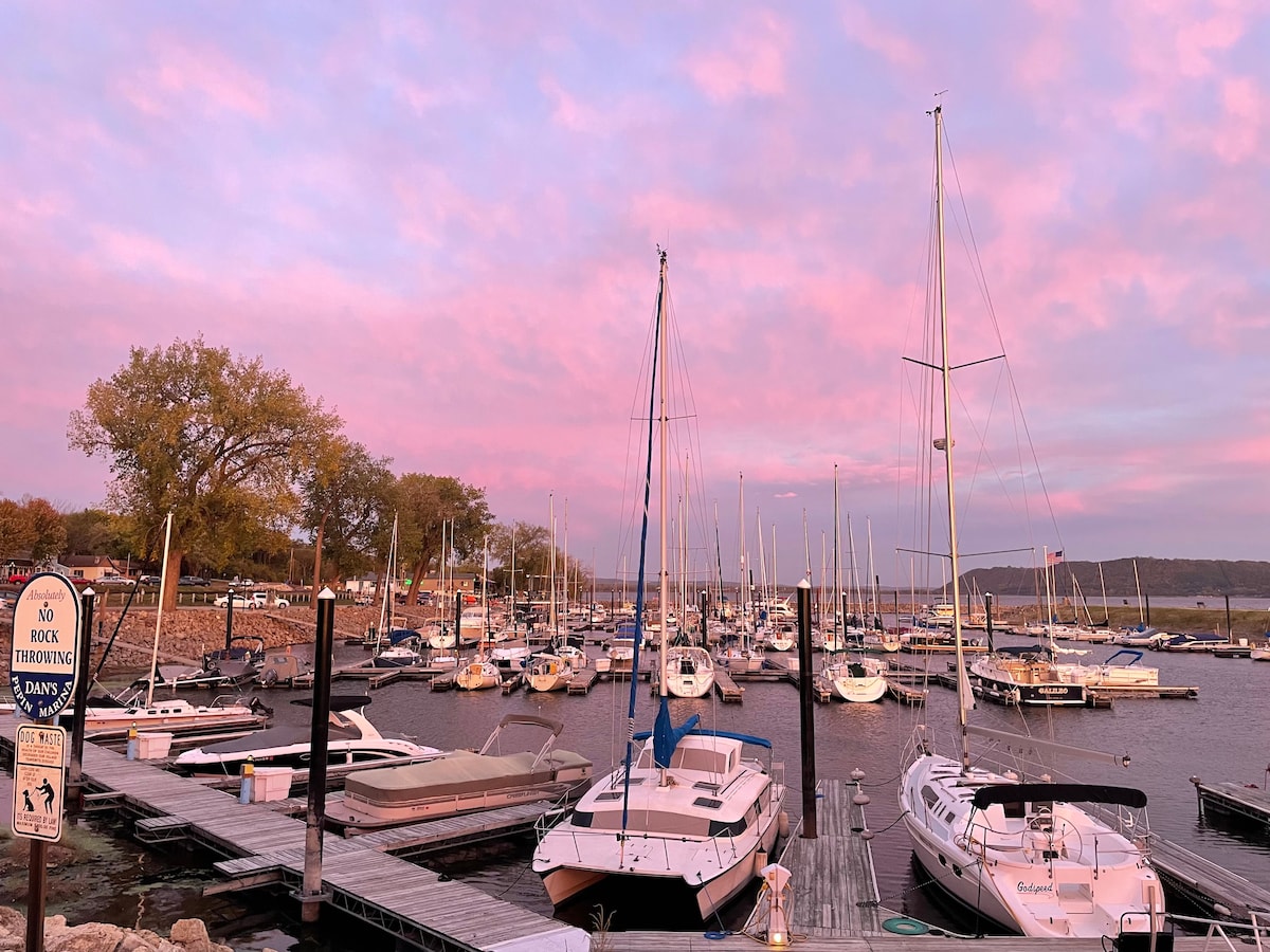 海滨三角屋，可欣赏佩平湖（ Lake Pepin ）的完美景色！