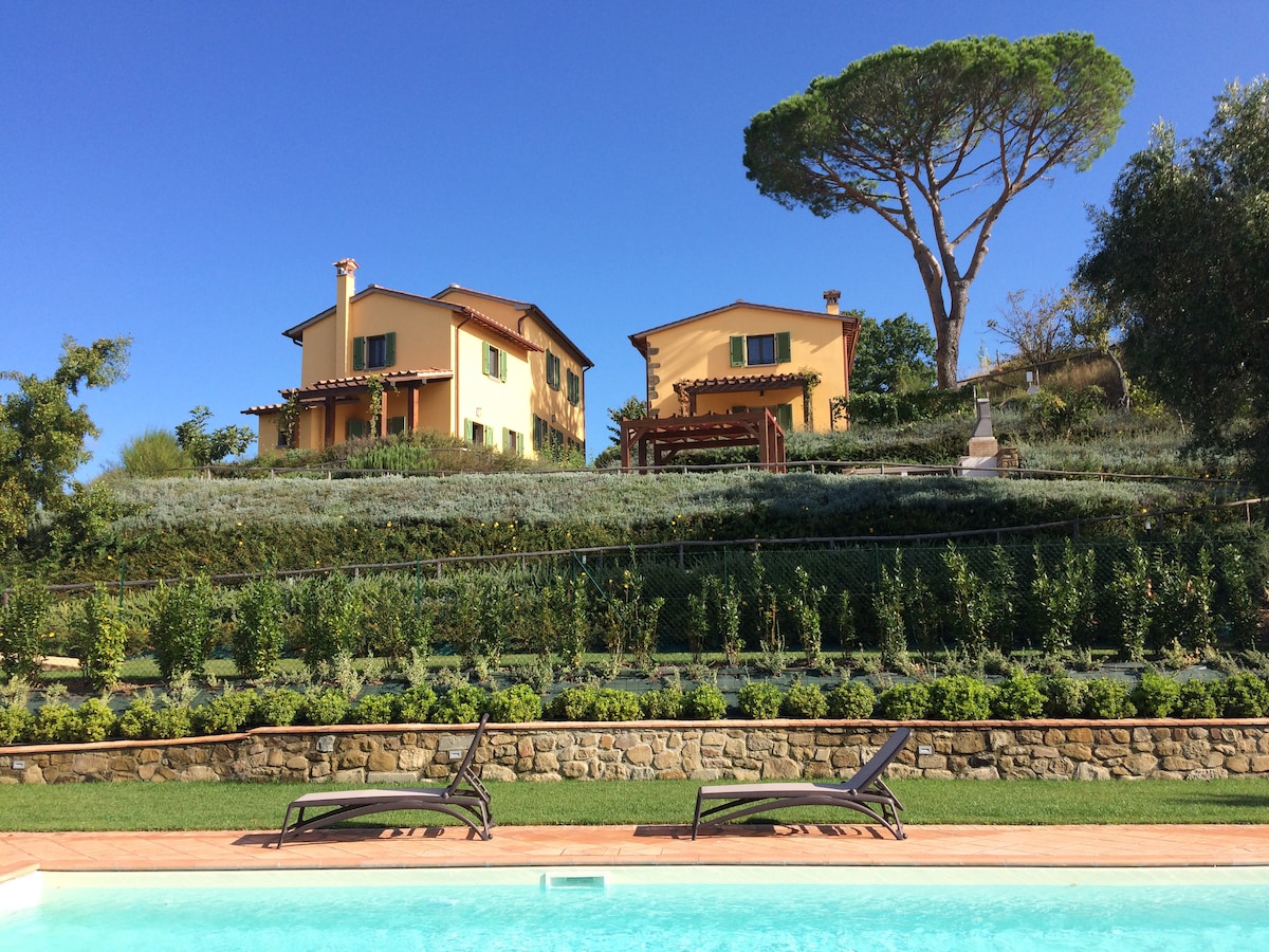 FARFALLA DI TOSCANA:  privacy, pool, amazing views