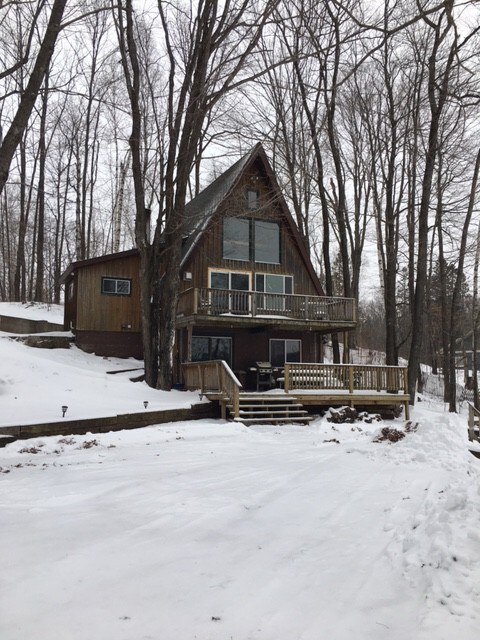 Cozy A-Frame cabin on quiet lake