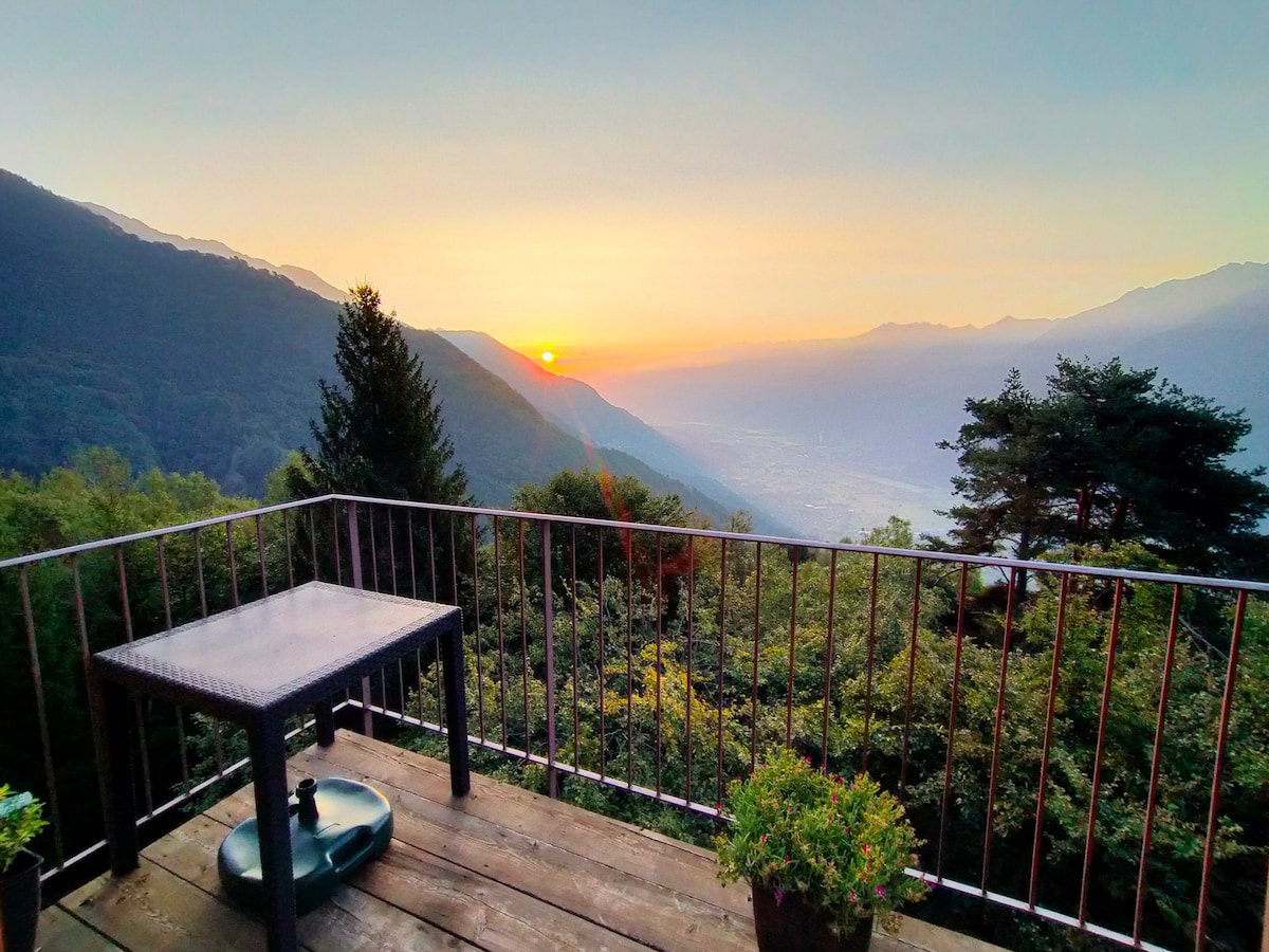 伦巴迪山脉瓦尔泰利纳（ Valtellina ）的豪华度假木屋