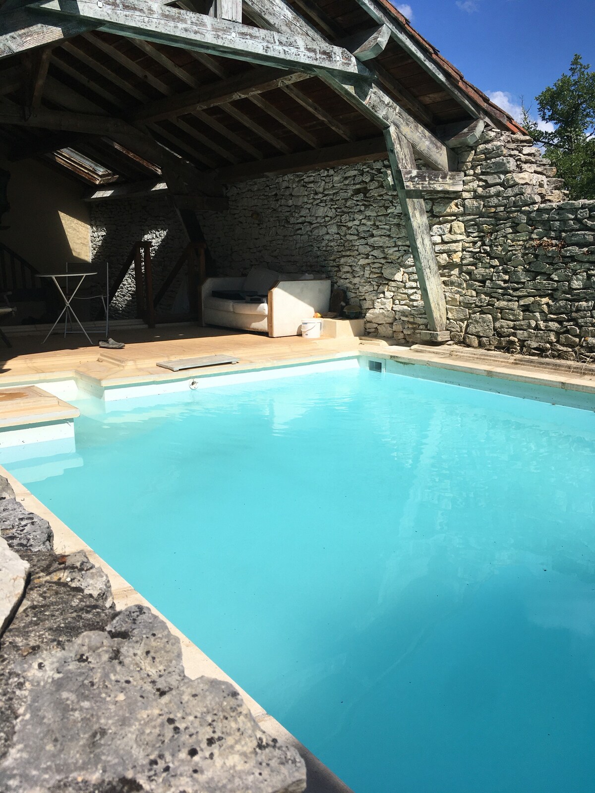 La chambre du berger au Mas du Prieur, piscine