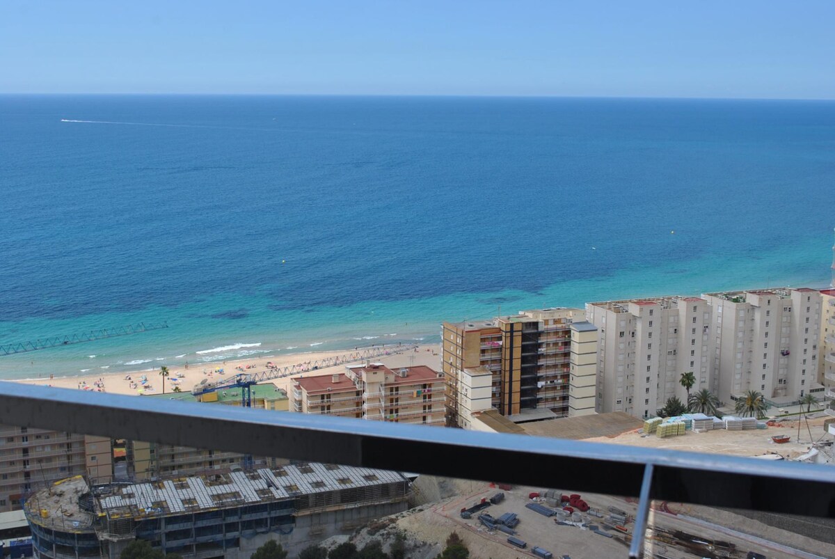 Enjoy in Luxury apartment Sunset Waves Benidorm