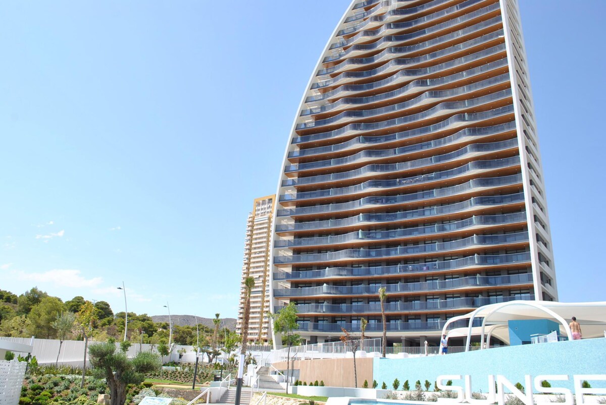 Enjoy in Luxury apartment Sunset Waves Benidorm