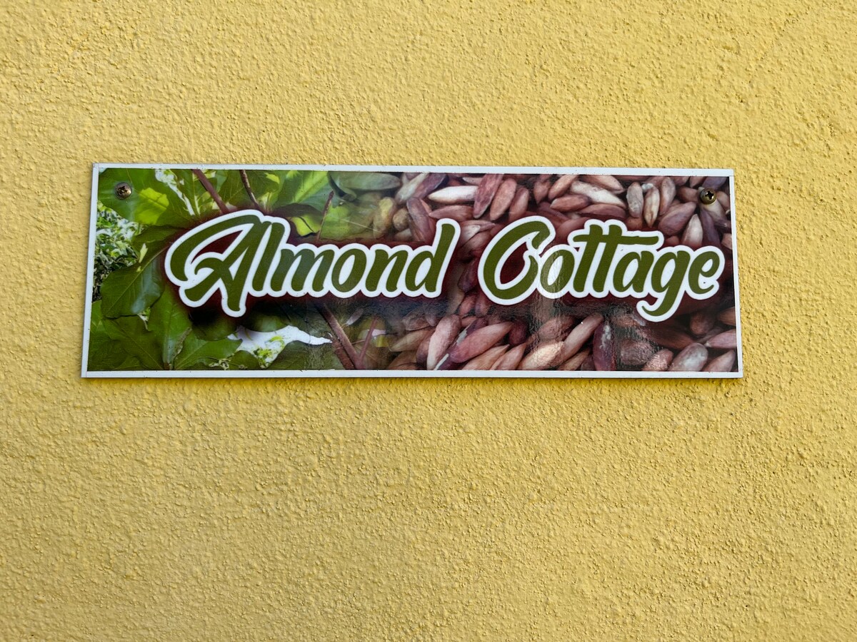 Almond Cottage at Waves Villa Guesthouse