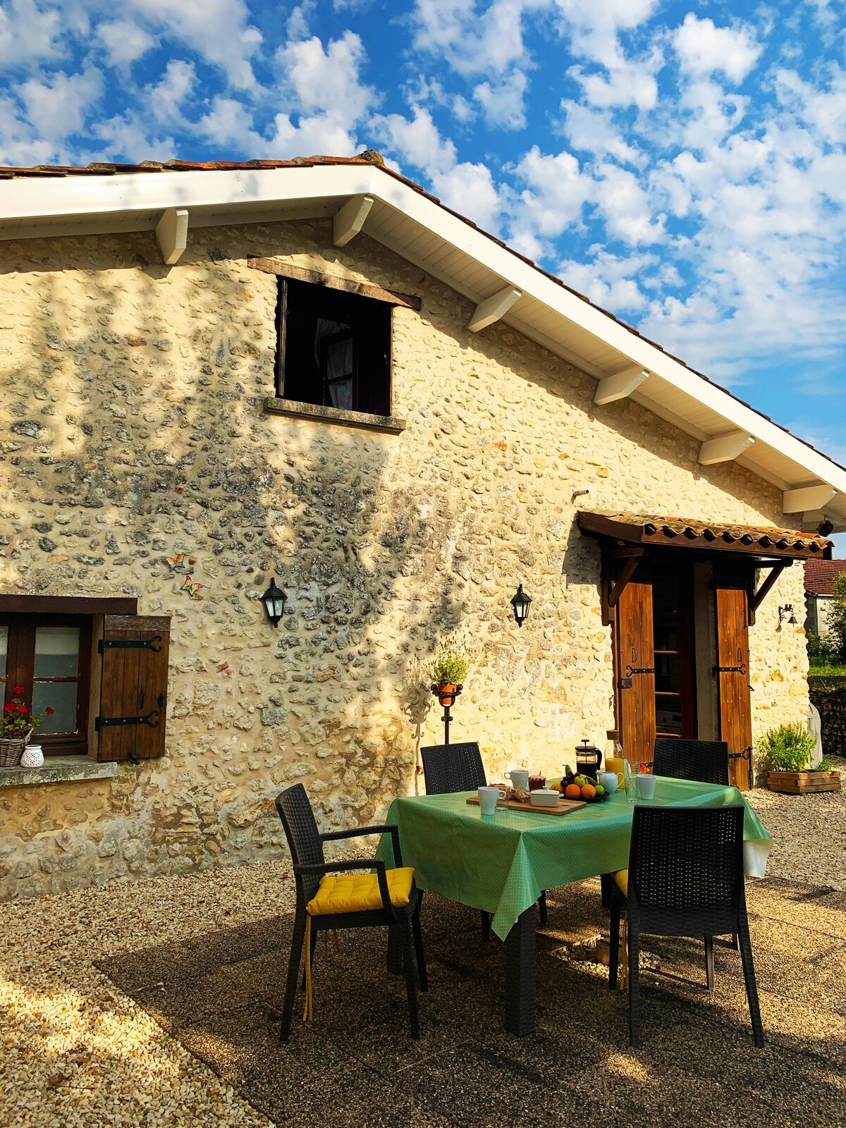 Delightful gite with private pool in quiet hamlet