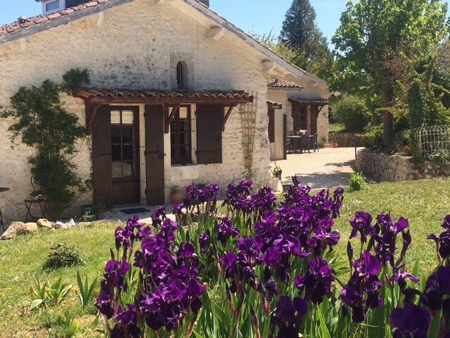 Delightful gite with private pool in quiet hamlet