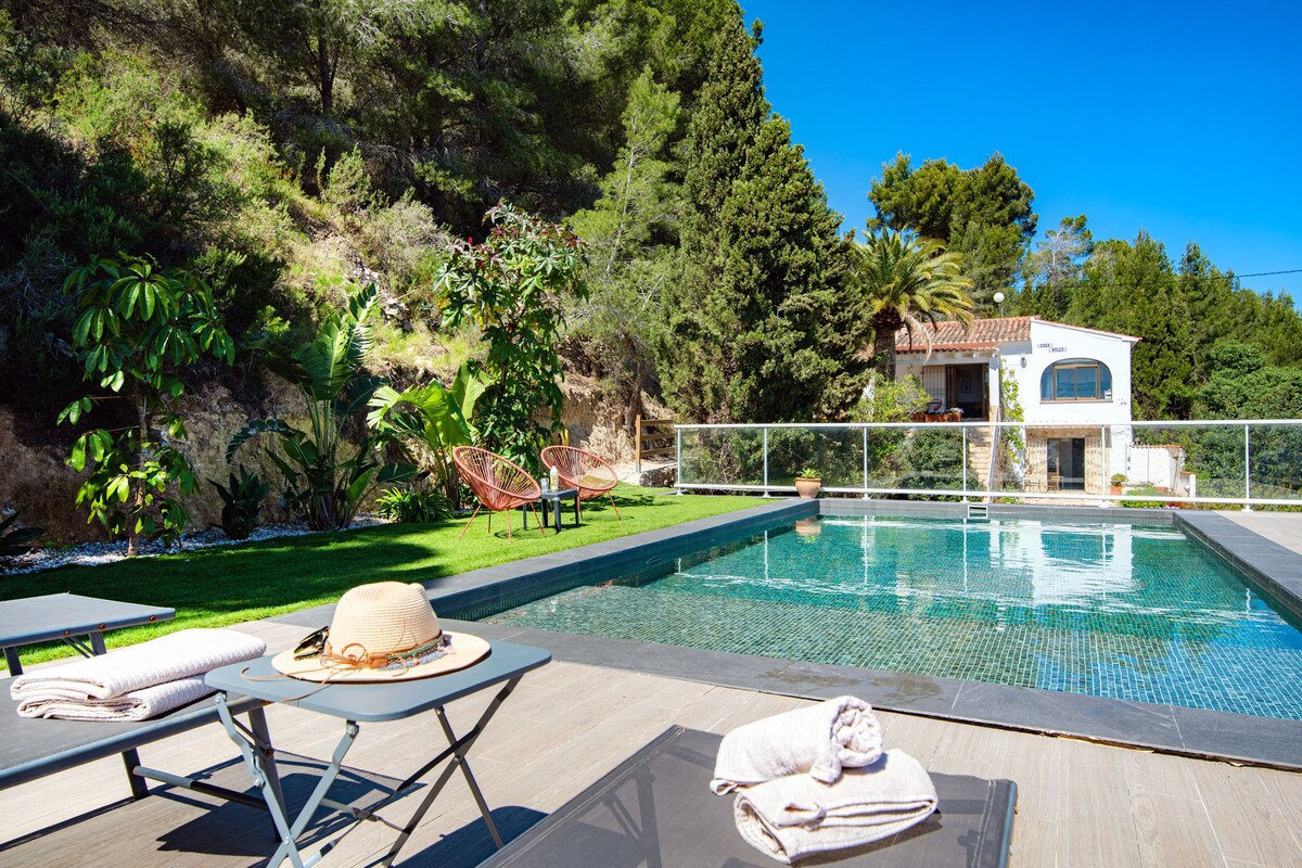 Villa con piscina moderna y excelentes vistas