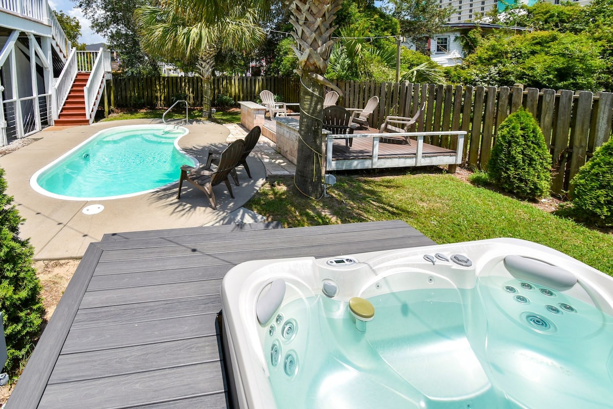 XMAS / New Year’s Special! Hot tub beach house !