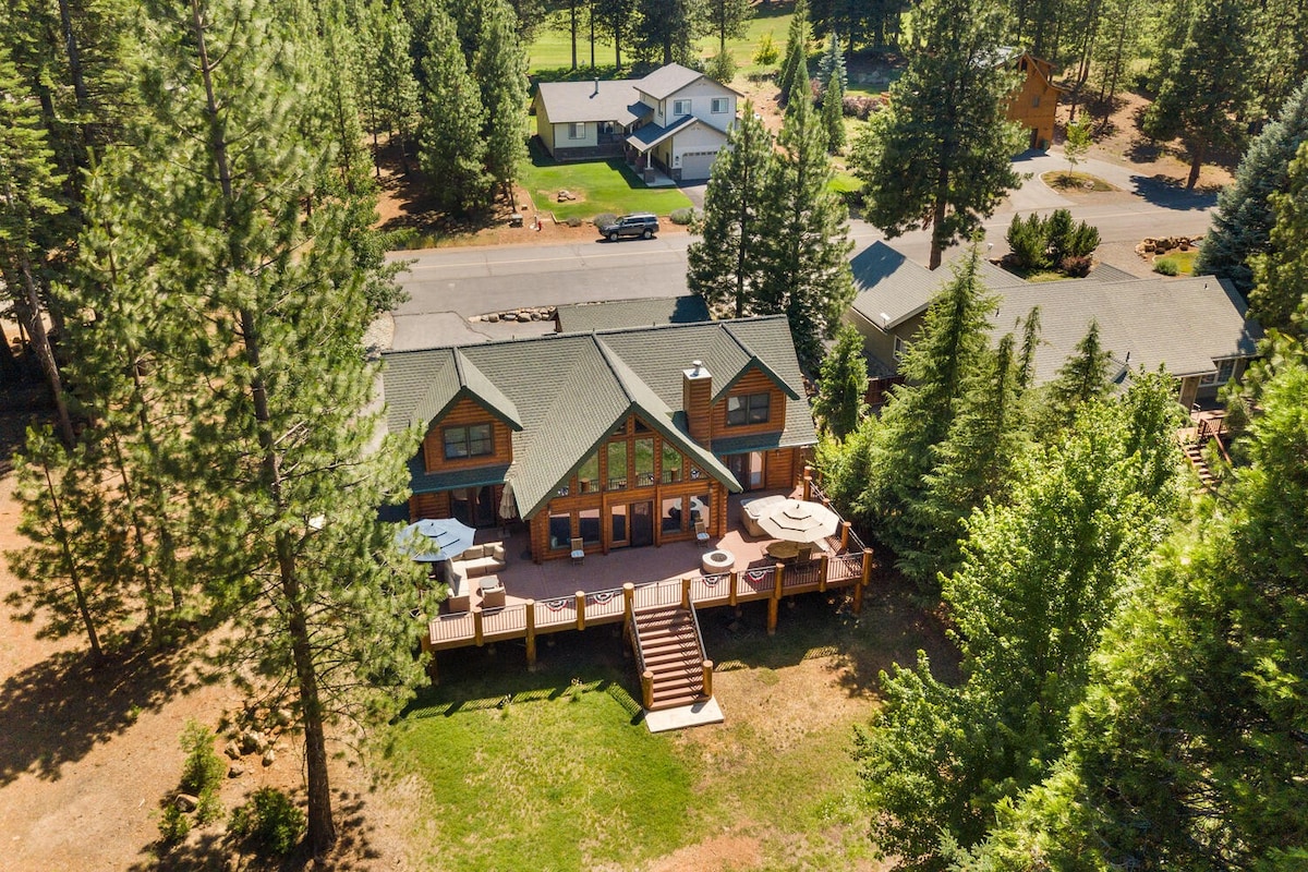 Golf Course Luxury Log Cabin at Lake Almanor West