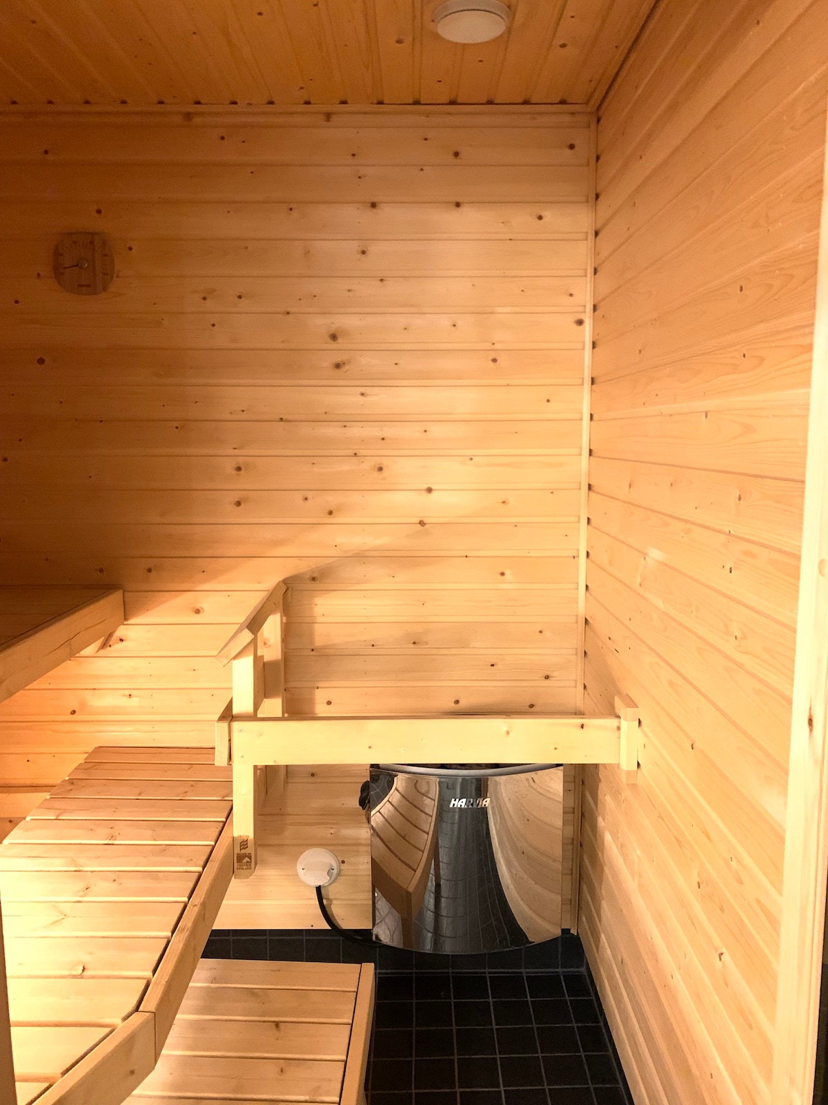 Beautiful Spacious Apartment with Sauna