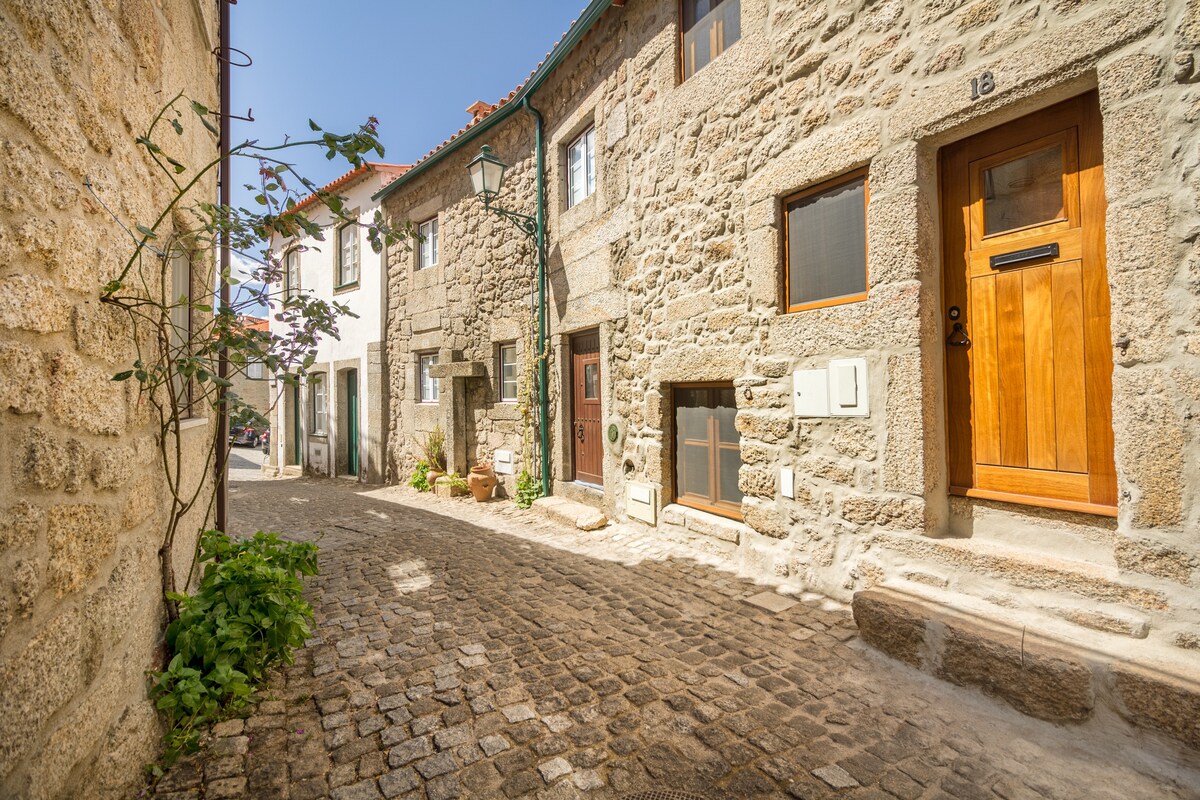 Casa da Pedra @ Monsanto Village