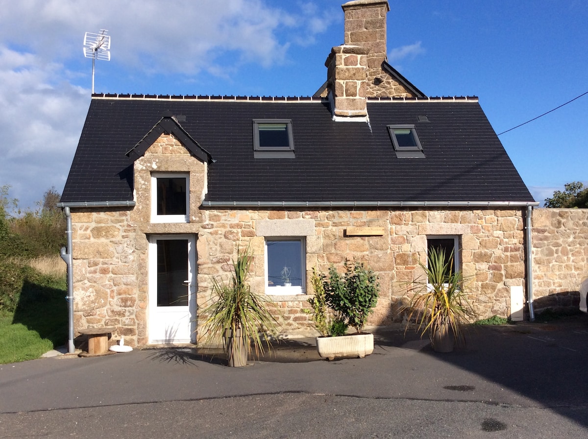 LA PETITE MAISON, maison cosy à 1 km de la mer