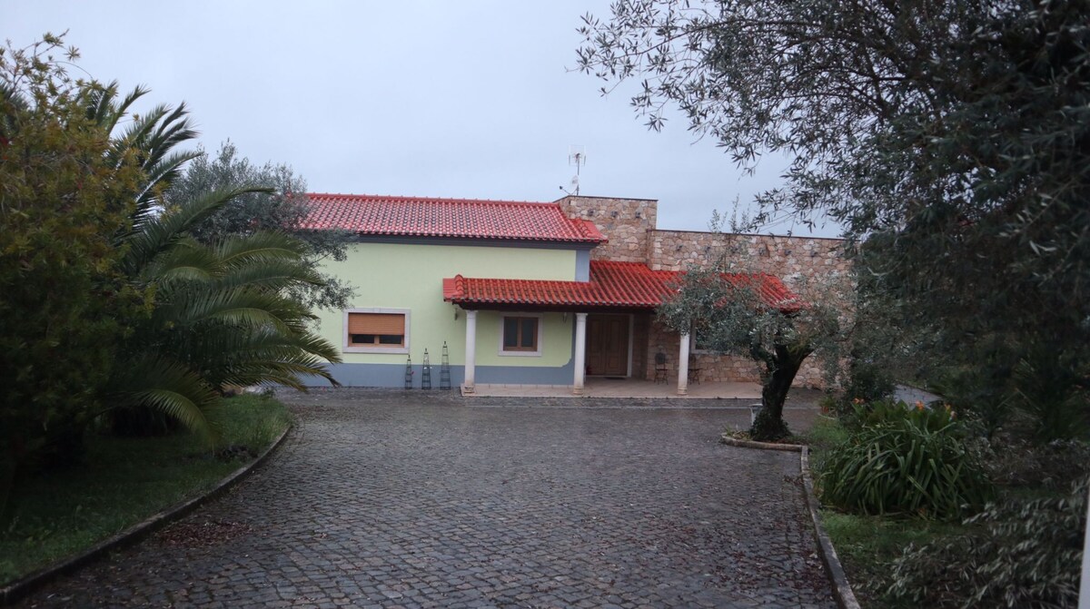 Villa do Alqueidão