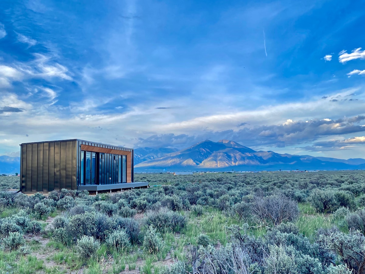 Taos Skybox "Stargazer" High Desert Retreat