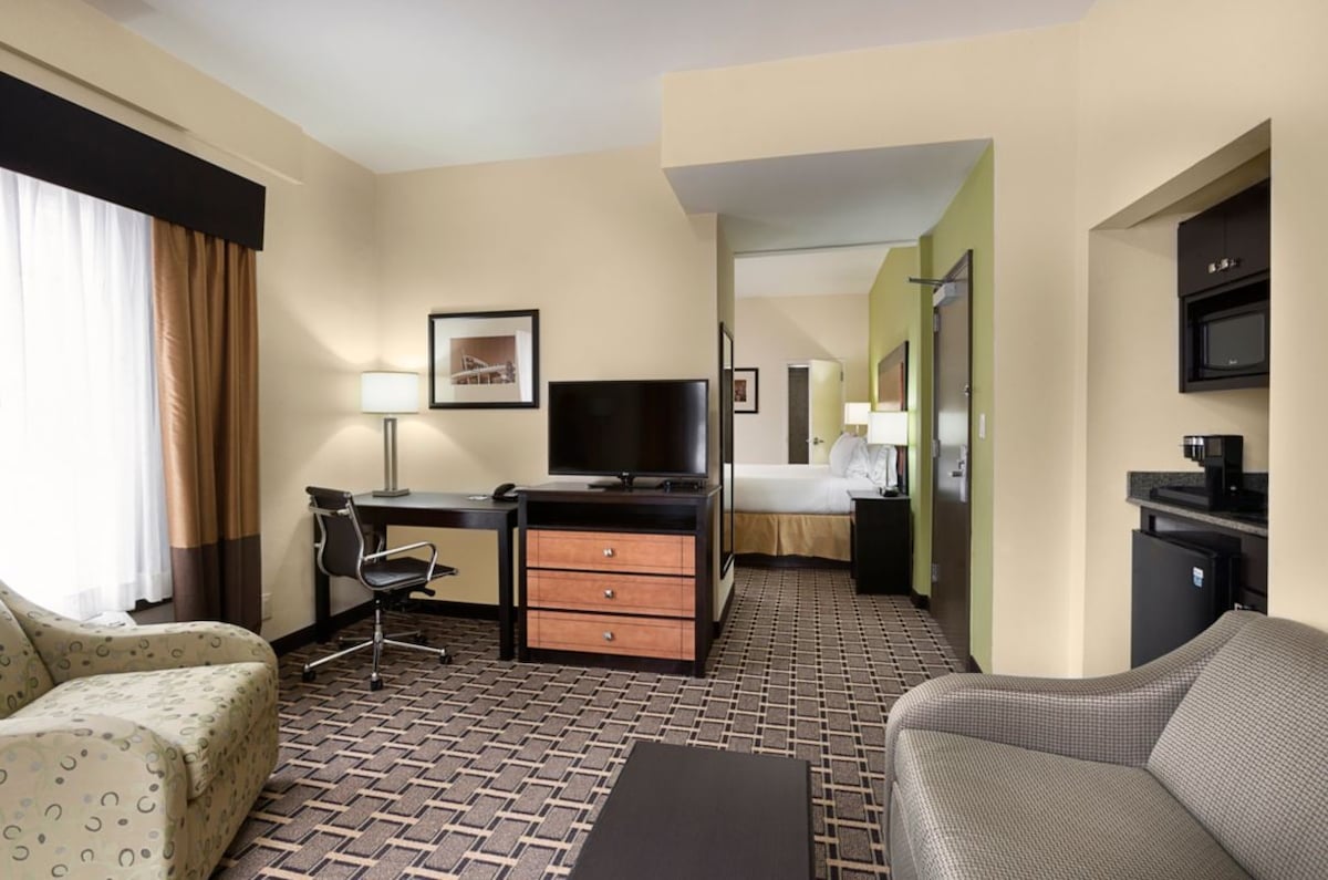 亚特兰大市中心舒适的单卧特大号套房。