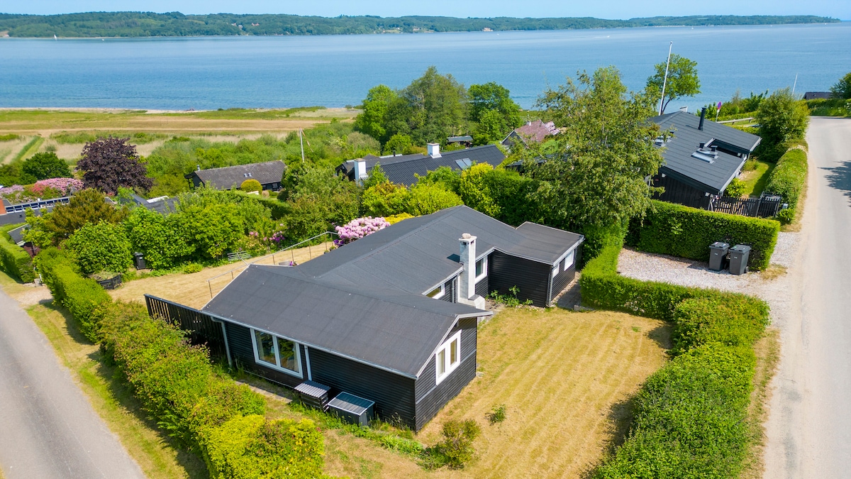 Panoramaudsigt over Vejle Fjord - 200m til vandet