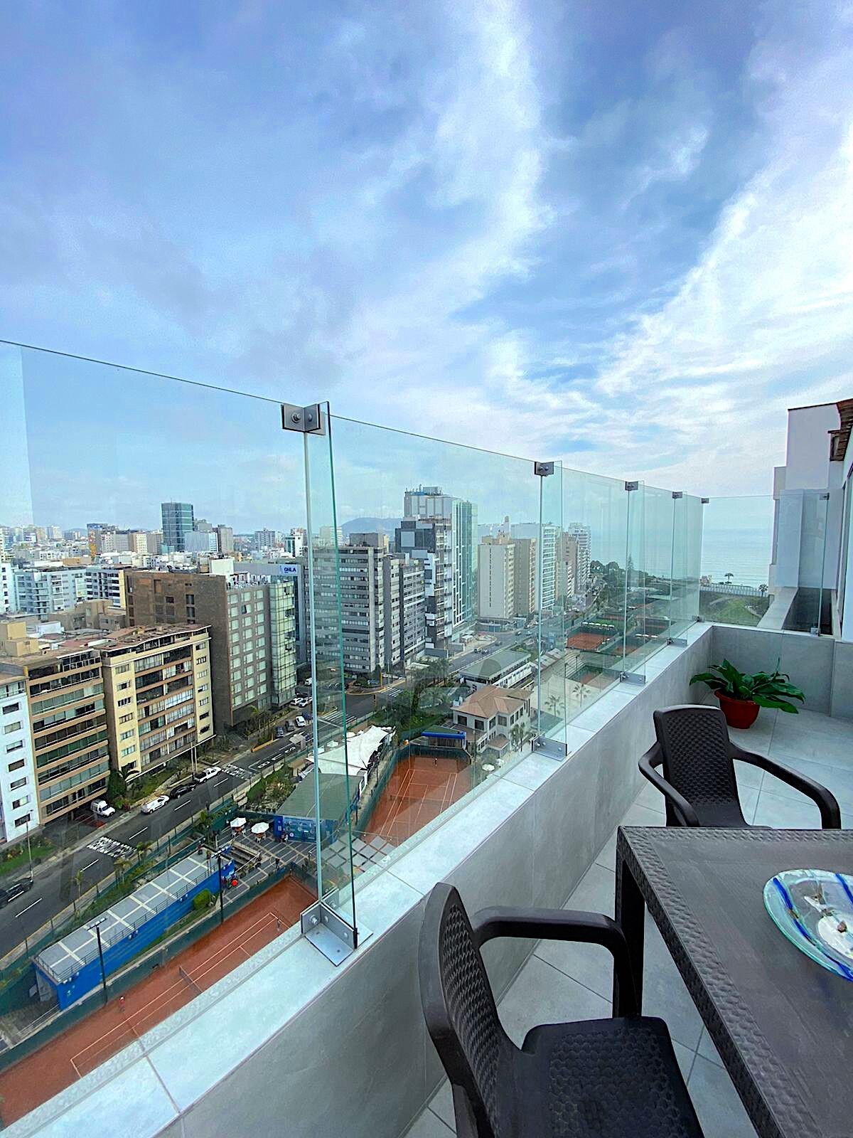 Penthouse Condo in Miraflores Ocean Views
