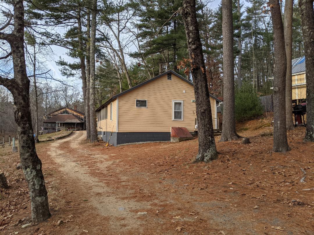 D. Chief 's Lodge Cheerful Cabin at the Camp