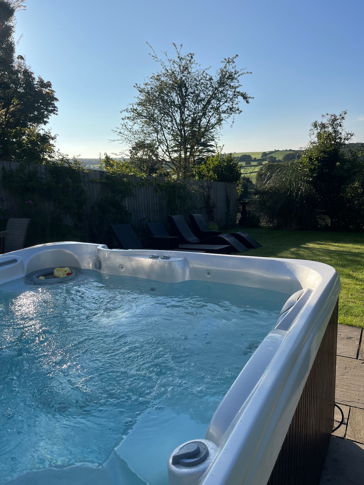 Stunning Dartmoor home superb views hot tub, Devon